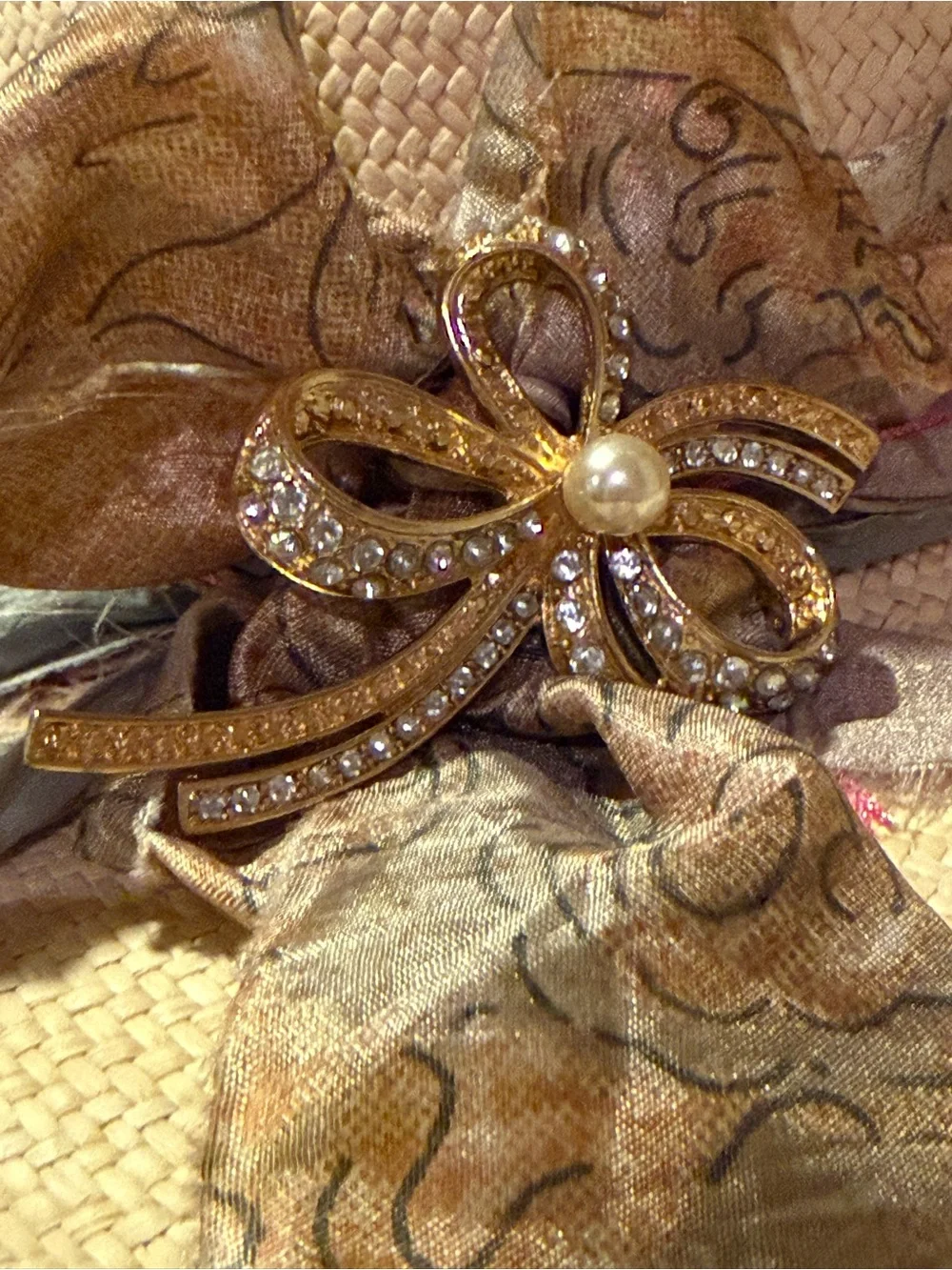 Vintage Gold-Tone Bow Brooch with Pearl and Clear Crystals - Women's Jewelry